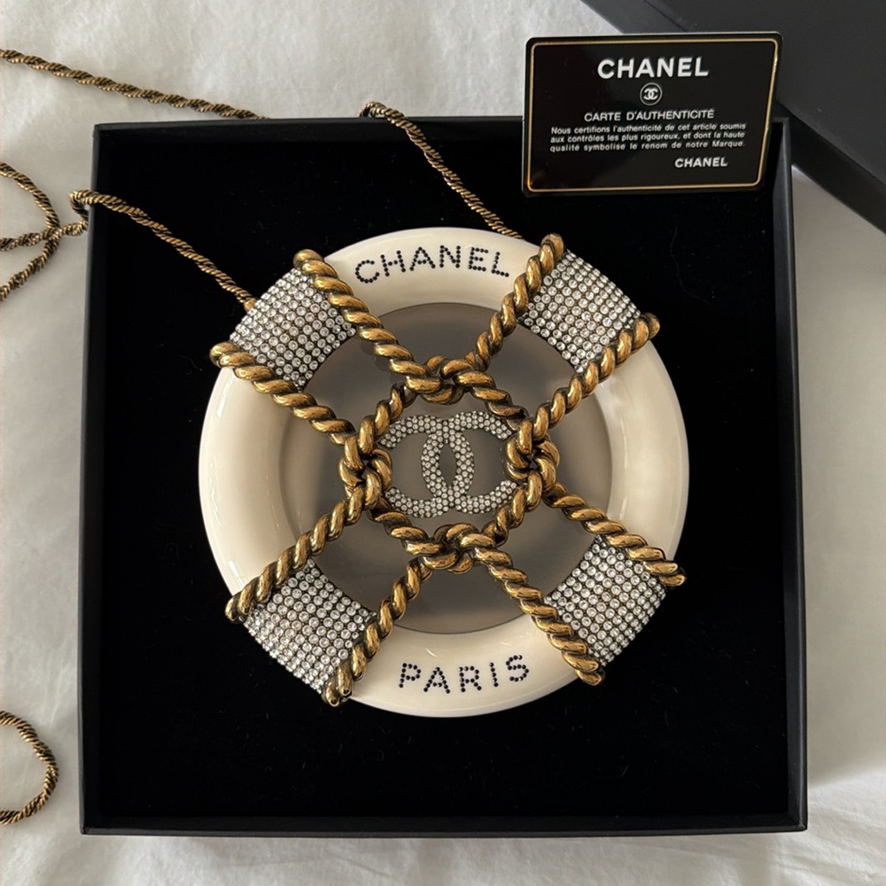 Chanel collectible Minaudiere in pristine condition. - Picture 3 of 16